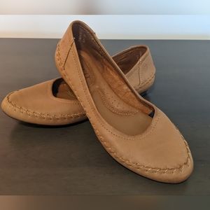 Born Yara Comfort Flats Tan Slip-ons US 6.5